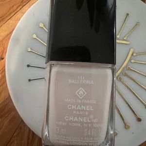Chanel ballerina nail polish